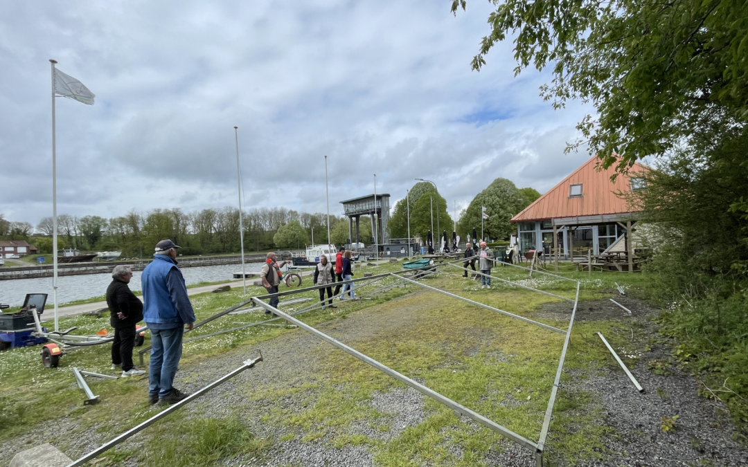 Sous le grand chapiteau : un montage de tente mémorable !